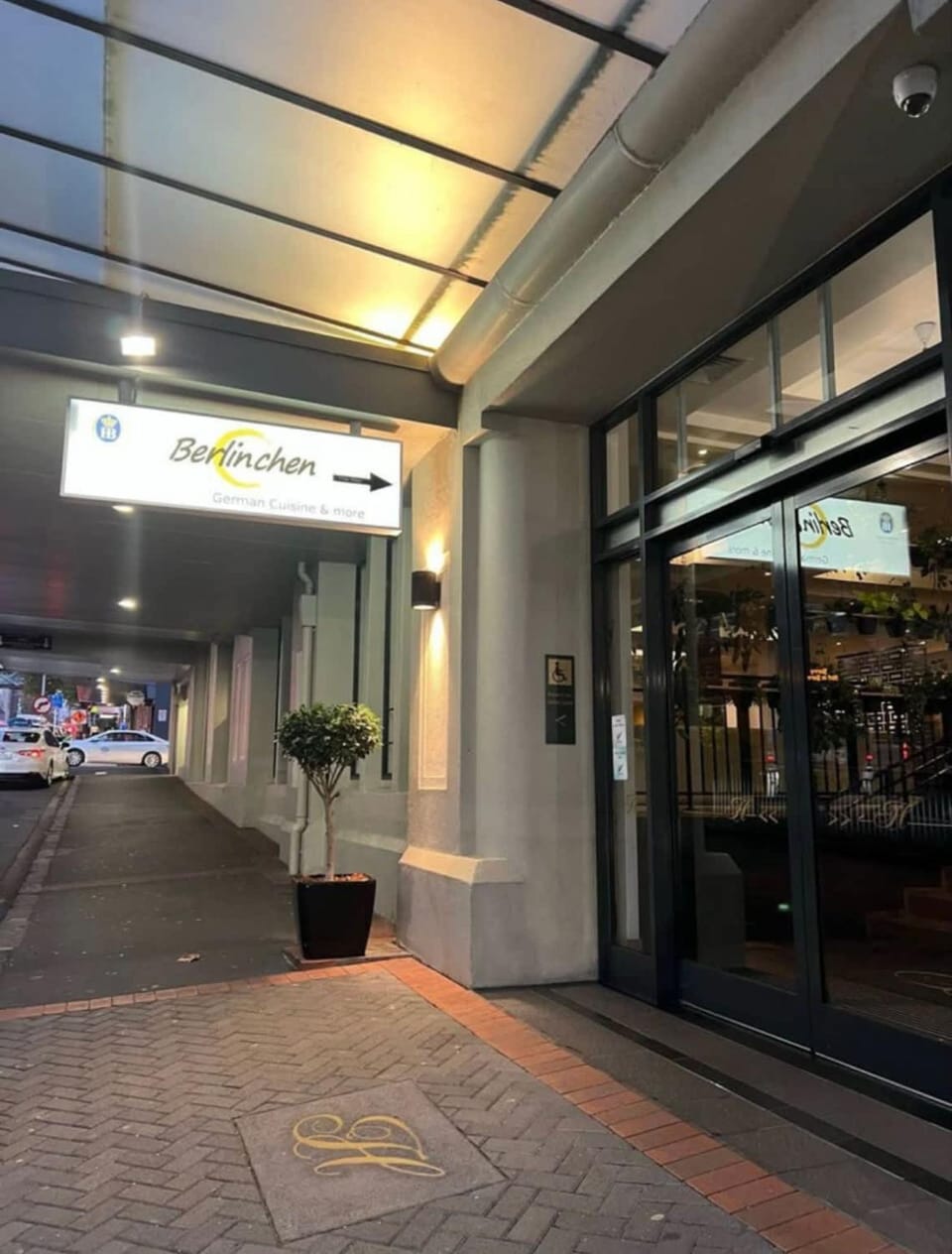 Facade/entrance