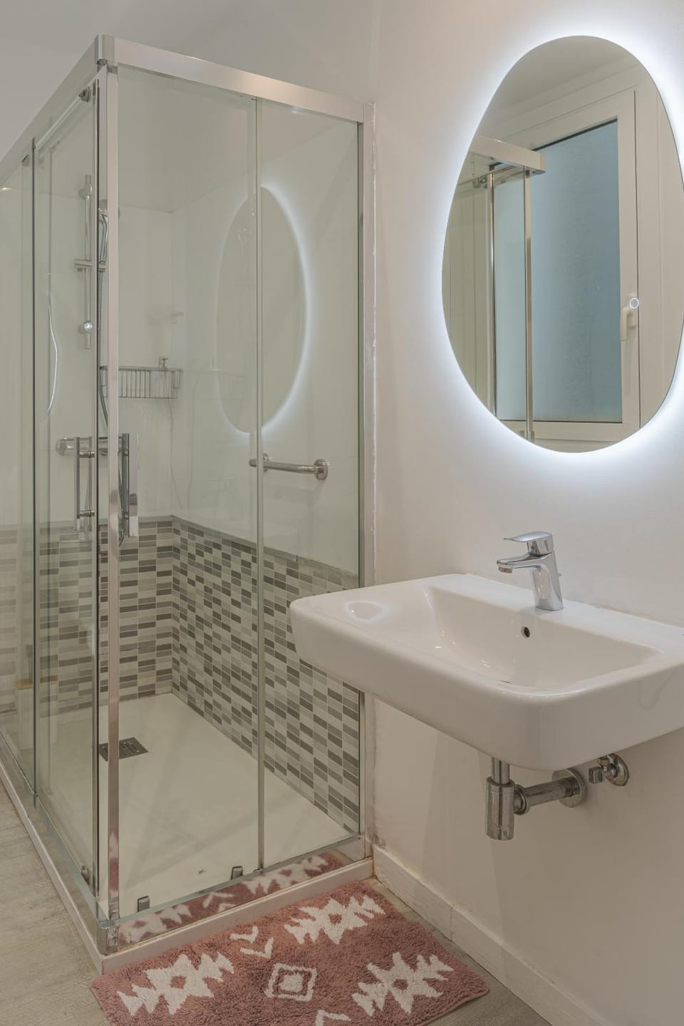 Shower, Bathroom, towels