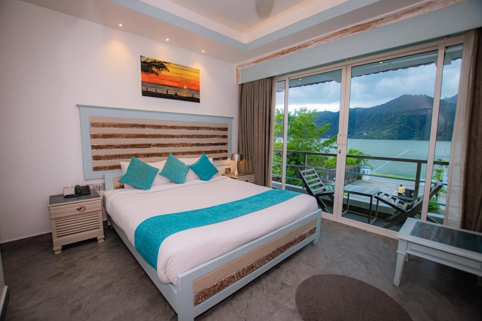 Natural landscape, Balcony/Terrace, Bedroom, Mountain view