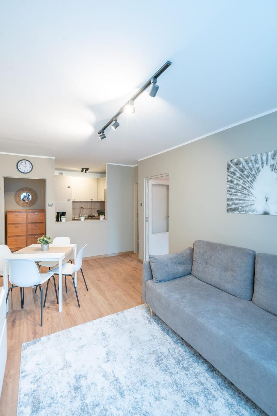 Kitchen or kitchenette, Living room, Seating area, Dining area, pet friendly