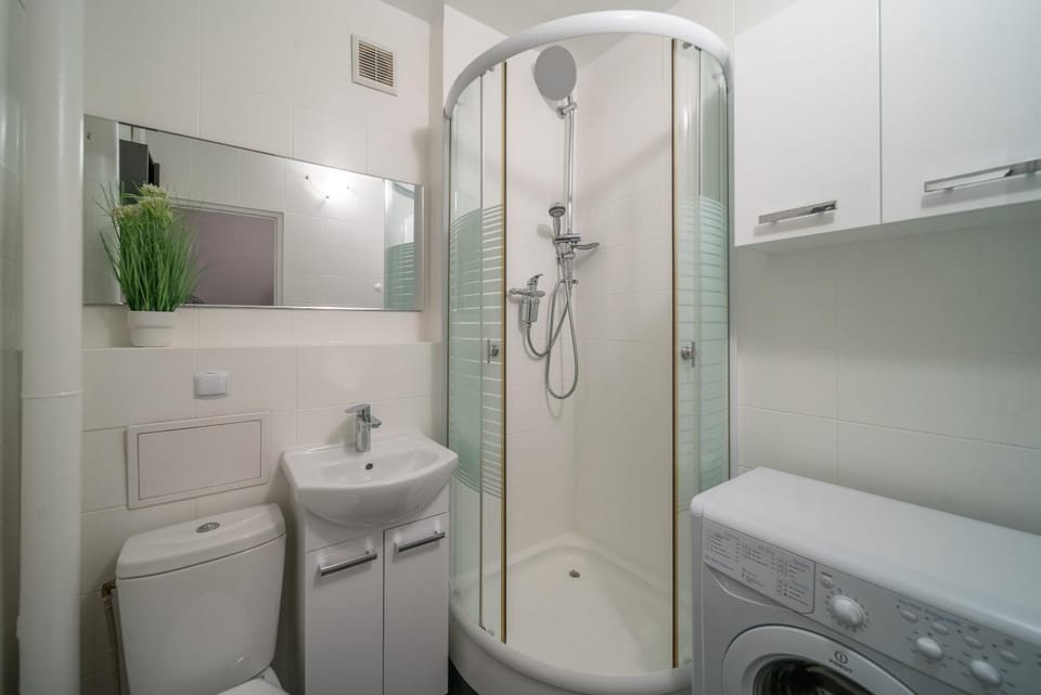 Shower, Toilet, Bathroom, washing machine, dryer