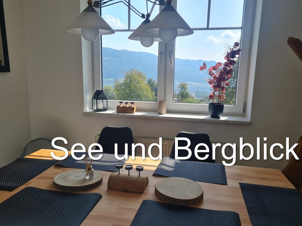 Dining area, Mountain view