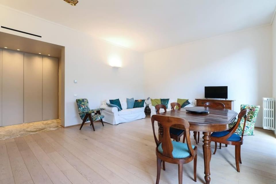 Contempora - 2-beds, 2 baths with balcony - Guastalla Apartment in Milan