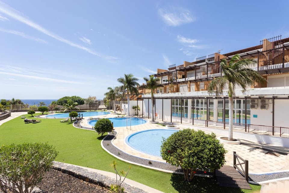 Home2Book Bright Apt Pool & Terrace, Amarilla Golf Apartment in Abona