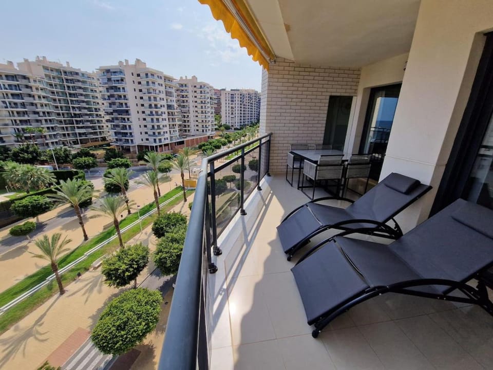 View (from property/room), Balcony/Terrace, sunbed