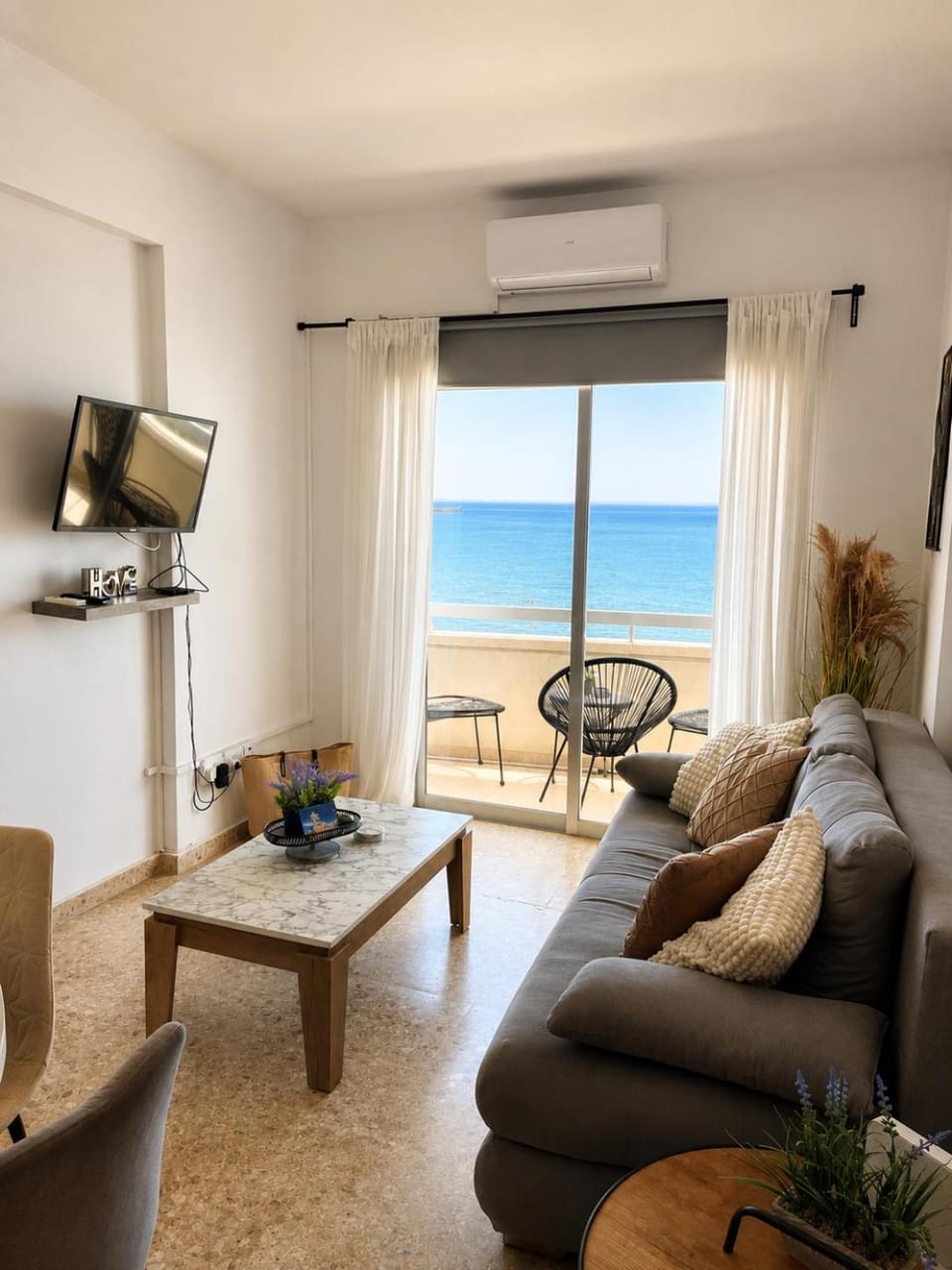 TV and multimedia, Living room, Seating area, Dining area, Beach, Sea view, air conditioner