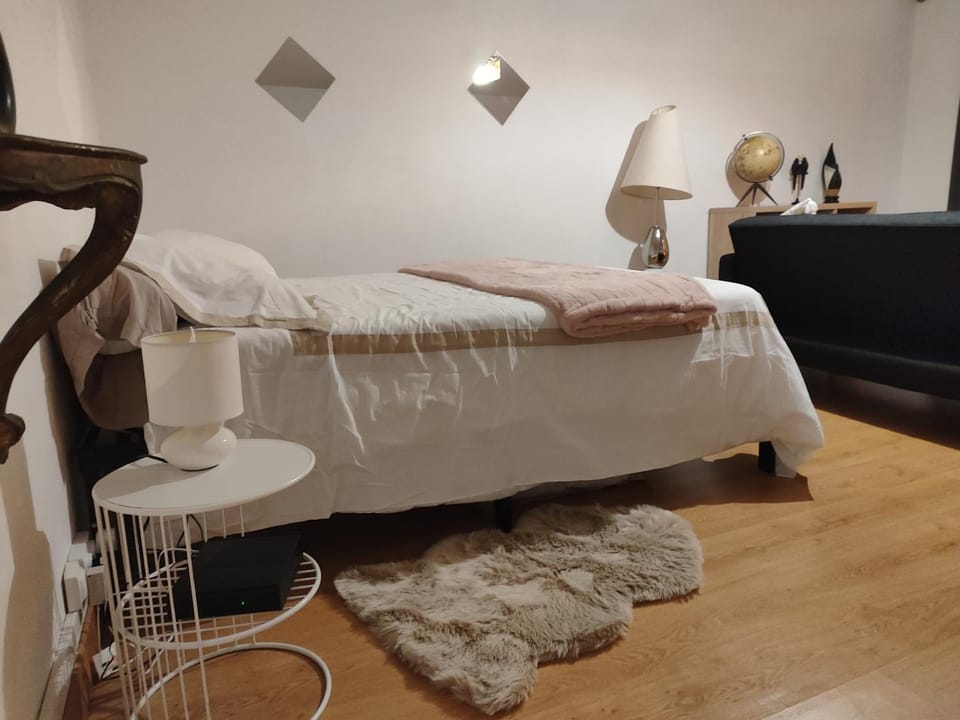 Appt T1 cuisine separee centre Ville Carmaux Apartment in Occitanie
