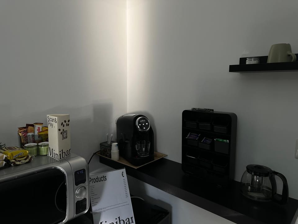 Coffee/tea facilities, minibar