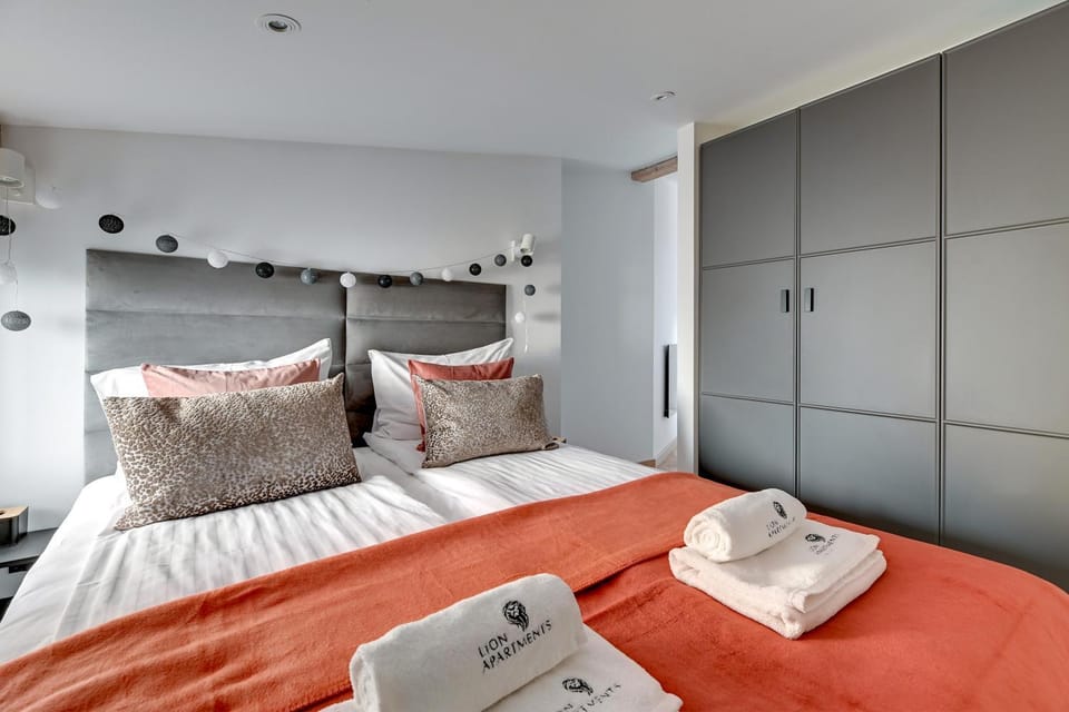 Bed, Photo of the whole room, Bedroom, towels, wardrobe