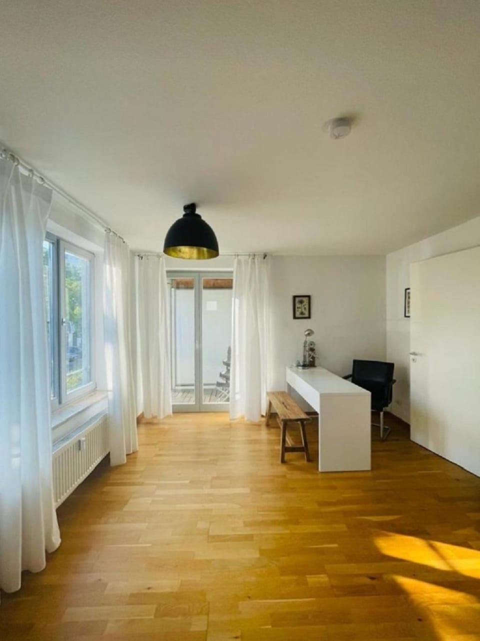 Living room, Photo of the whole room
