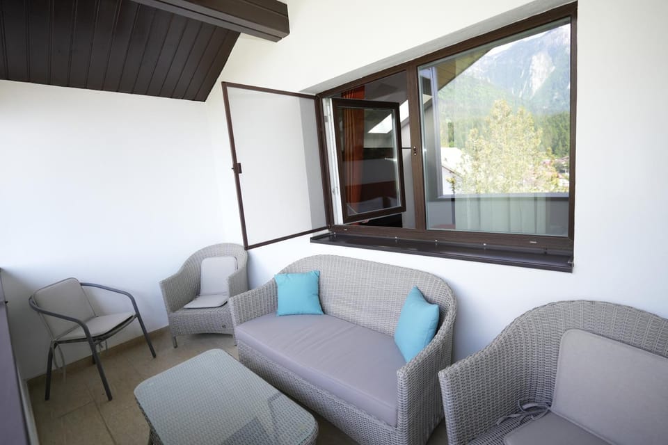 VILA CARACOSTEA Bed and Breakfast in Prahova, Romania
