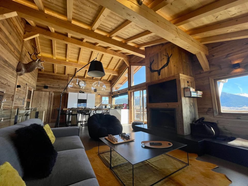 TV and multimedia, Living room, Seating area