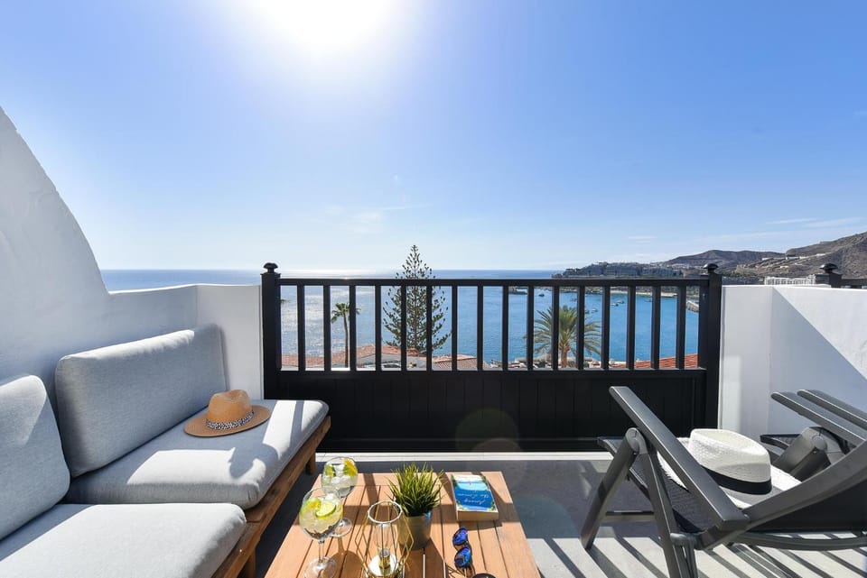 View (from property/room), Living room, Sea view