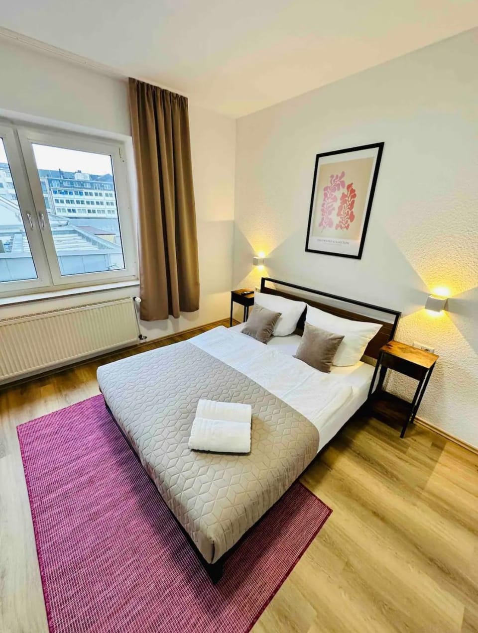 Bed, Photo of the whole room, Bedroom, towels