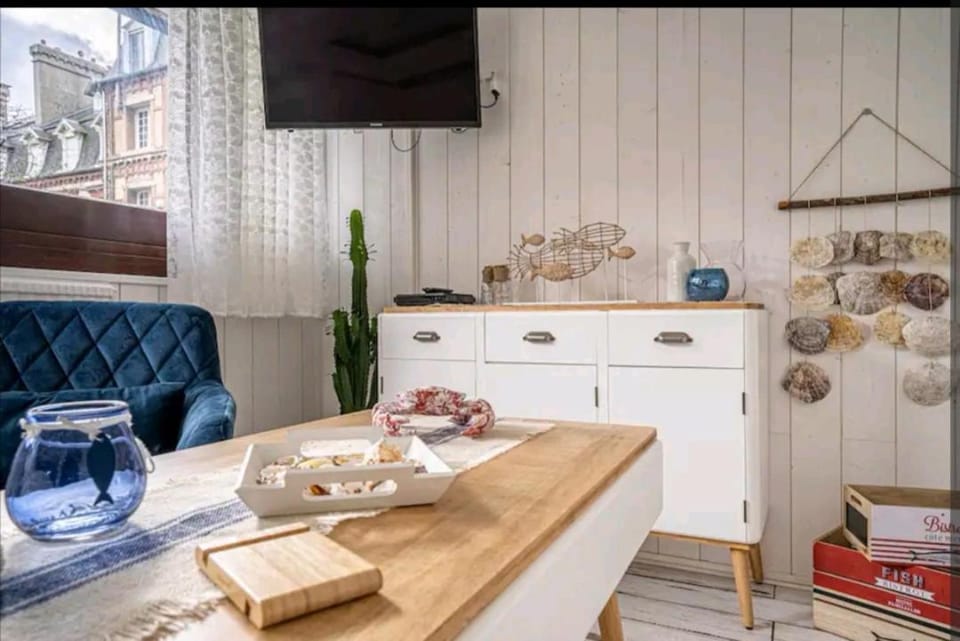 Deauville : magnifique studio en face du Casino ! Apartment in Deauville