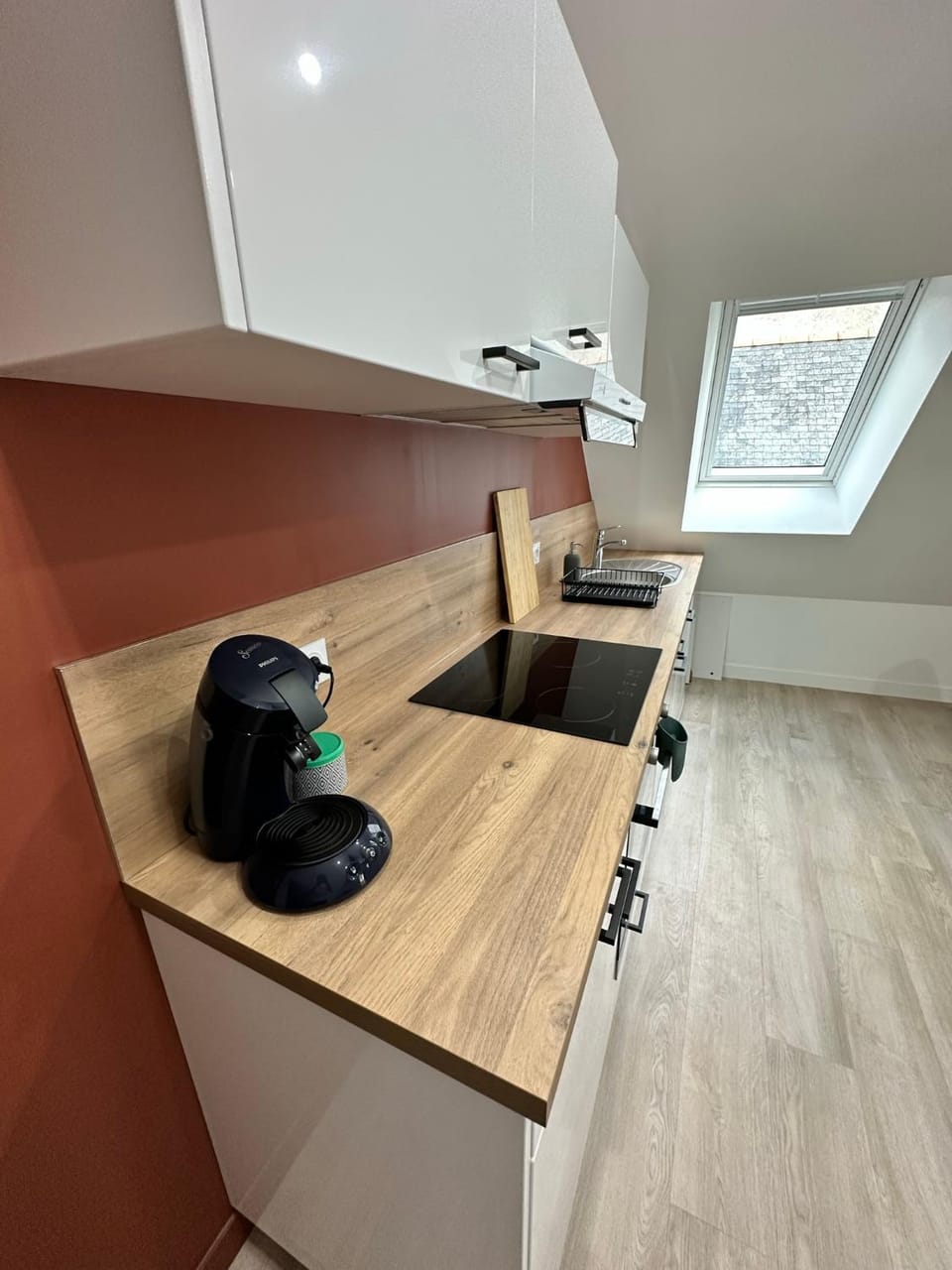 Coffee/tea facilities, stove, kitchen