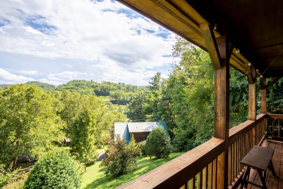 Ridgeview House in Watauga