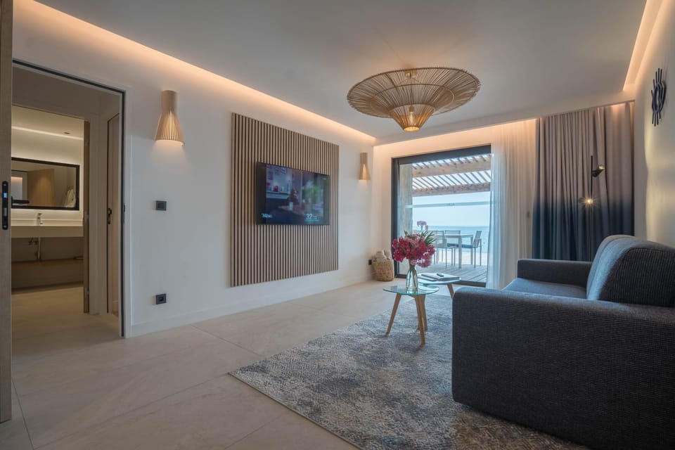 TV and multimedia, Living room, Seating area