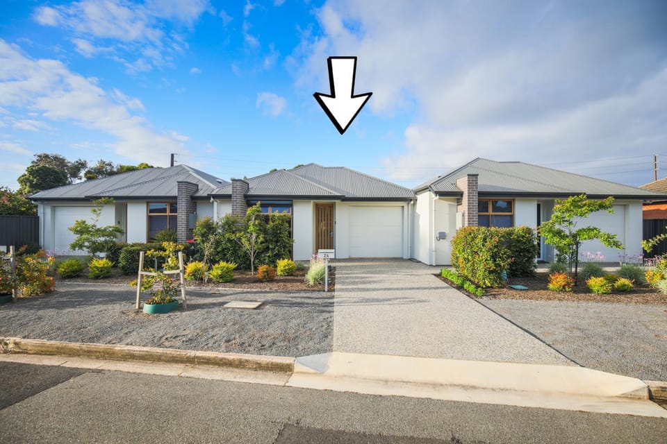 Modern Share house, private room with single bed, 4km to beach Vacation rental in Adelaide