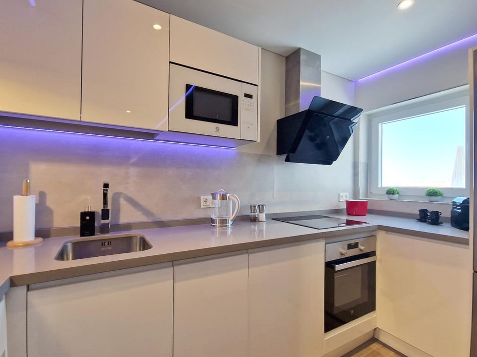 Coffee/tea facilities, Kitchen or kitchenette, dishwasher, minibar, pet friendly, stove