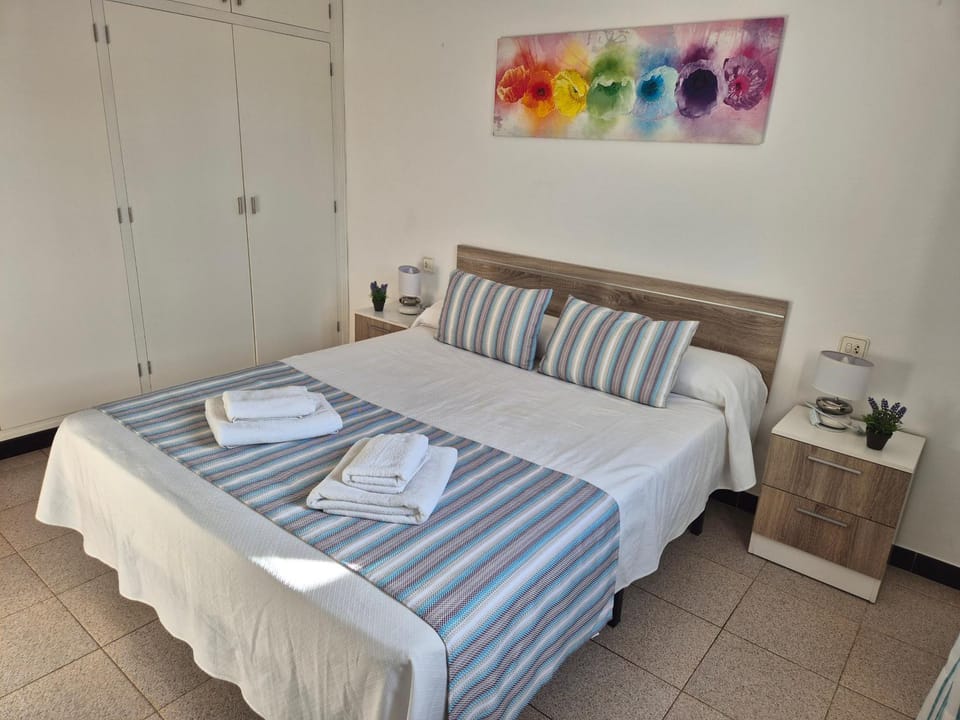 Villa familiar con piscina privada en Calan Blanes House in Cala en Blanes
