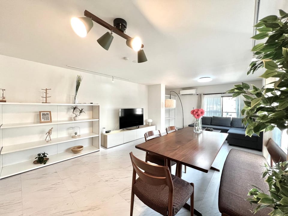 TV and multimedia, Living room, Dining area