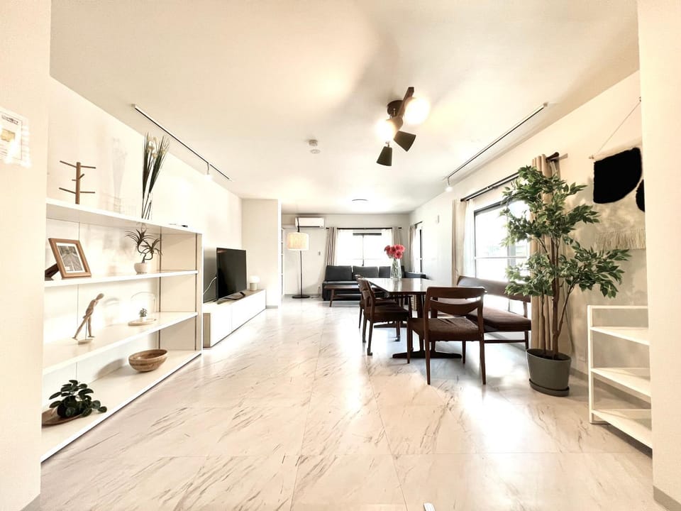 Living room, Dining area