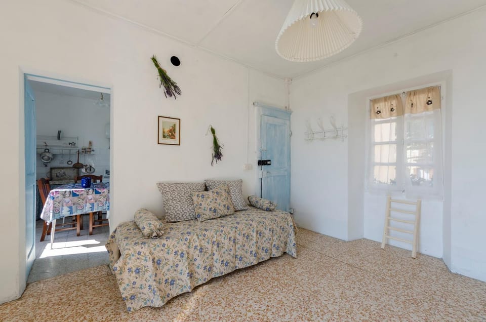 BEE HOUSE Ponzone Apartment in Liguria