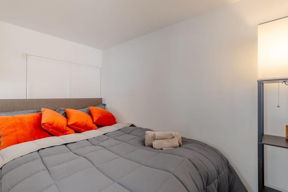 Luxurious & Chic 2BD Warehouse Flat - Old Street! Apartment in London Borough of Islington