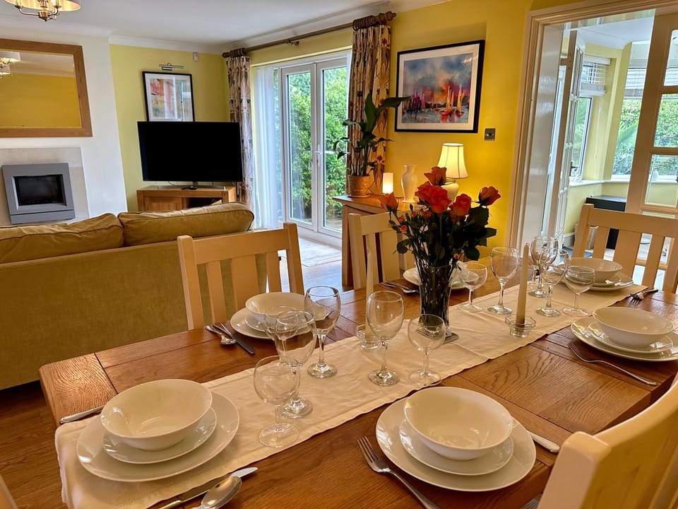 Beautifully presented 3 bed house above the marina House in Brighton