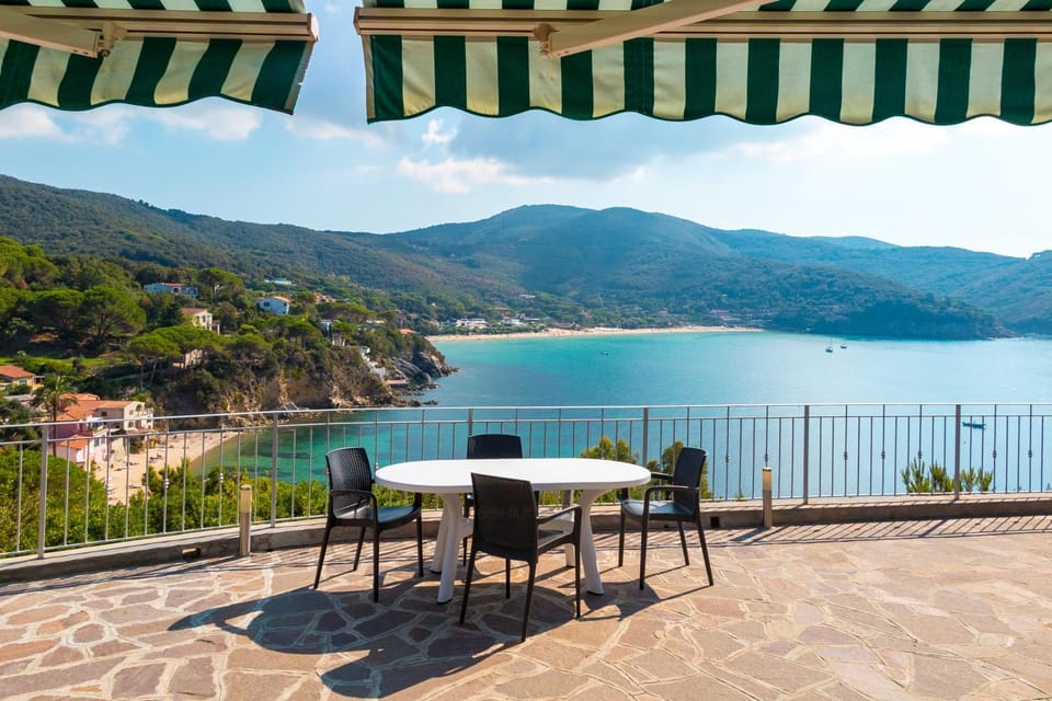 Patio, Balcony/Terrace, Landmark view, Sea view
