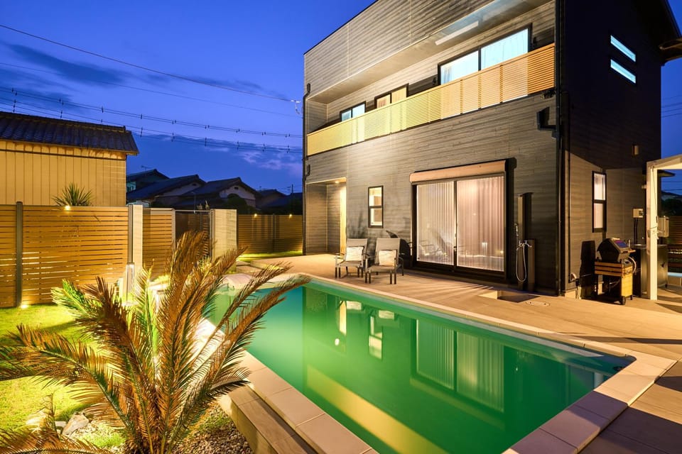 Property building, Swimming pool