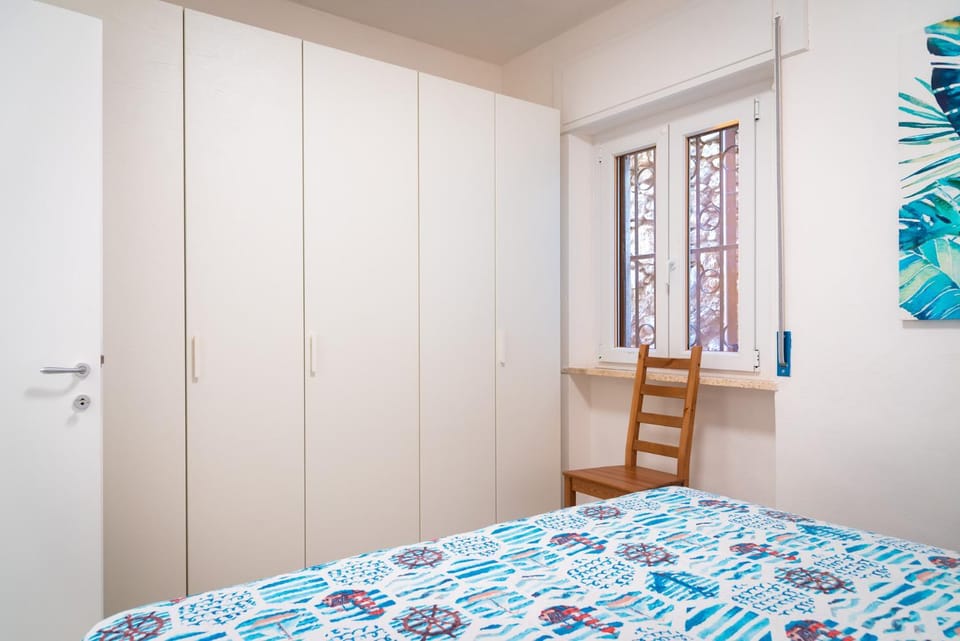 Bedroom, wardrobe