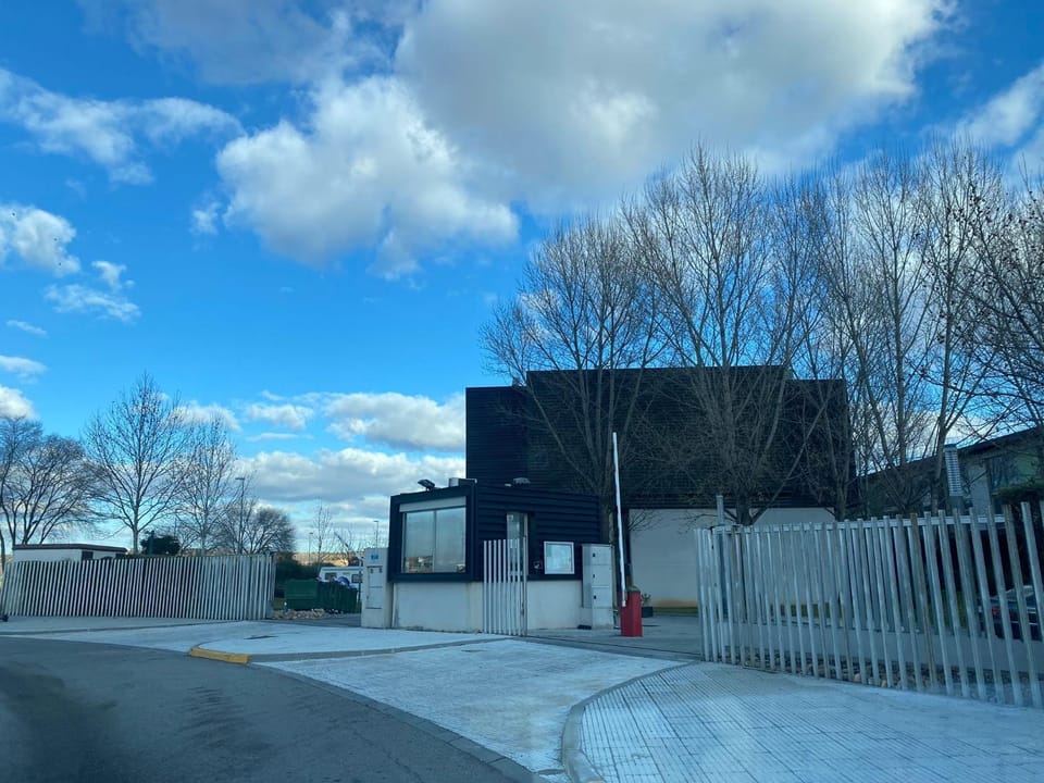 Neighbourhood, Street view