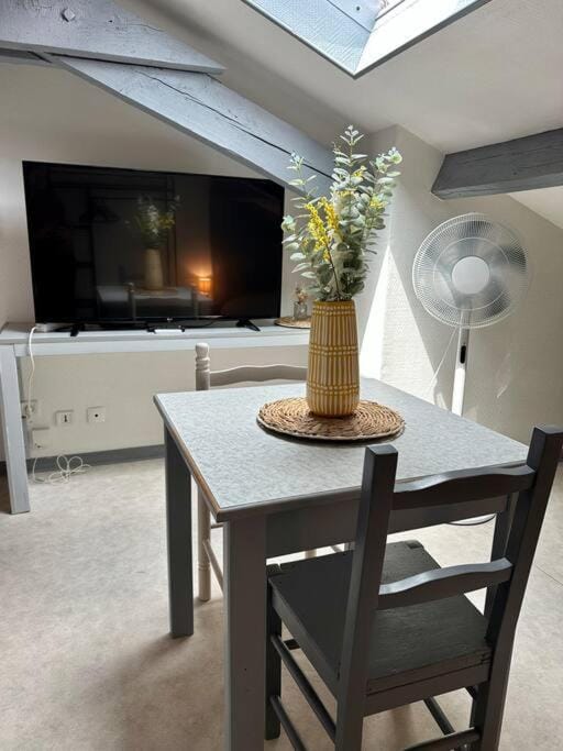 Studio proche Gare Apartment in Bourgogne-Franche-Comté