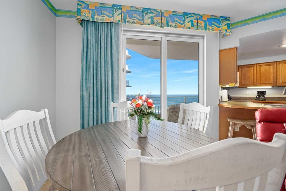 Stunning 2BR Oceanfront Beach Villa - 3 Balconies House in Florida