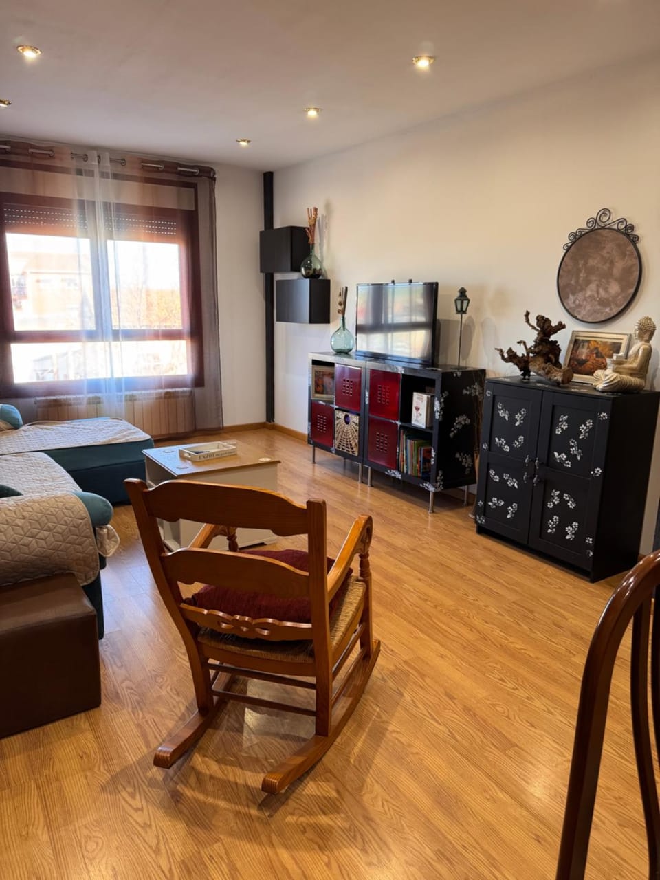 Living room, Lounge or bar, Seating area, Dining area