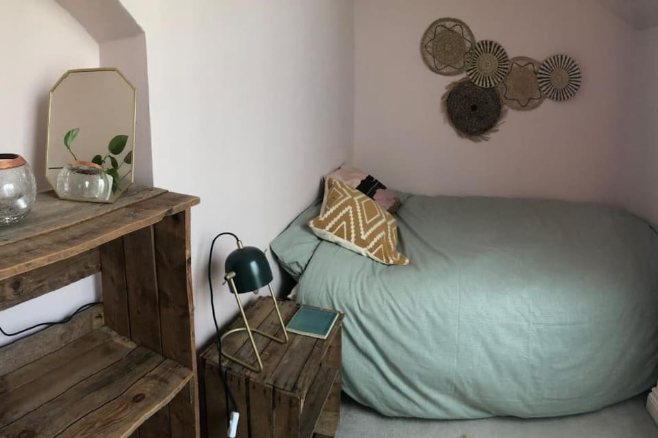 Beautiful, well positioned flat in Clifton Wood Apartment in Bristol