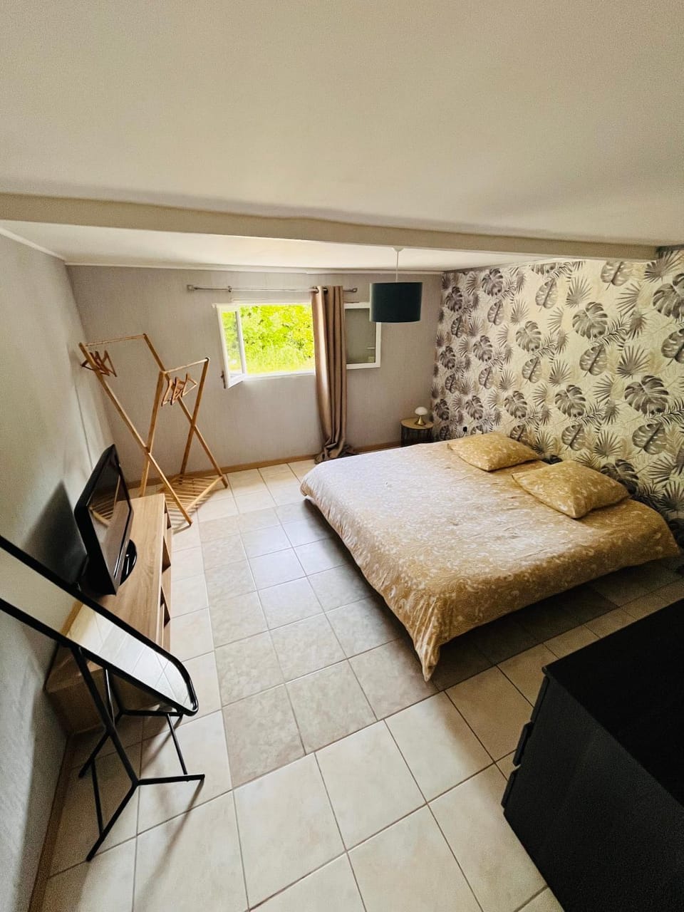 Location T3 jardin avec piscine House in Mèze
