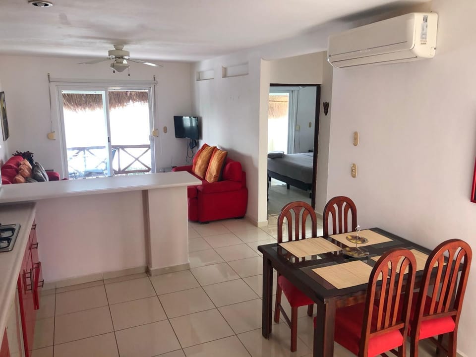 Living room, Seating area, Dining area, air conditioner