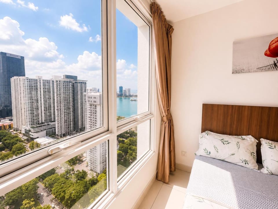 Mansion One l Luxe Family Retreat SEAVIEW l Gleneagle l by PSH Apartment in George Town