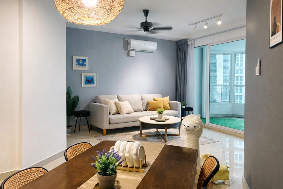 Living room, Seating area, air conditioner