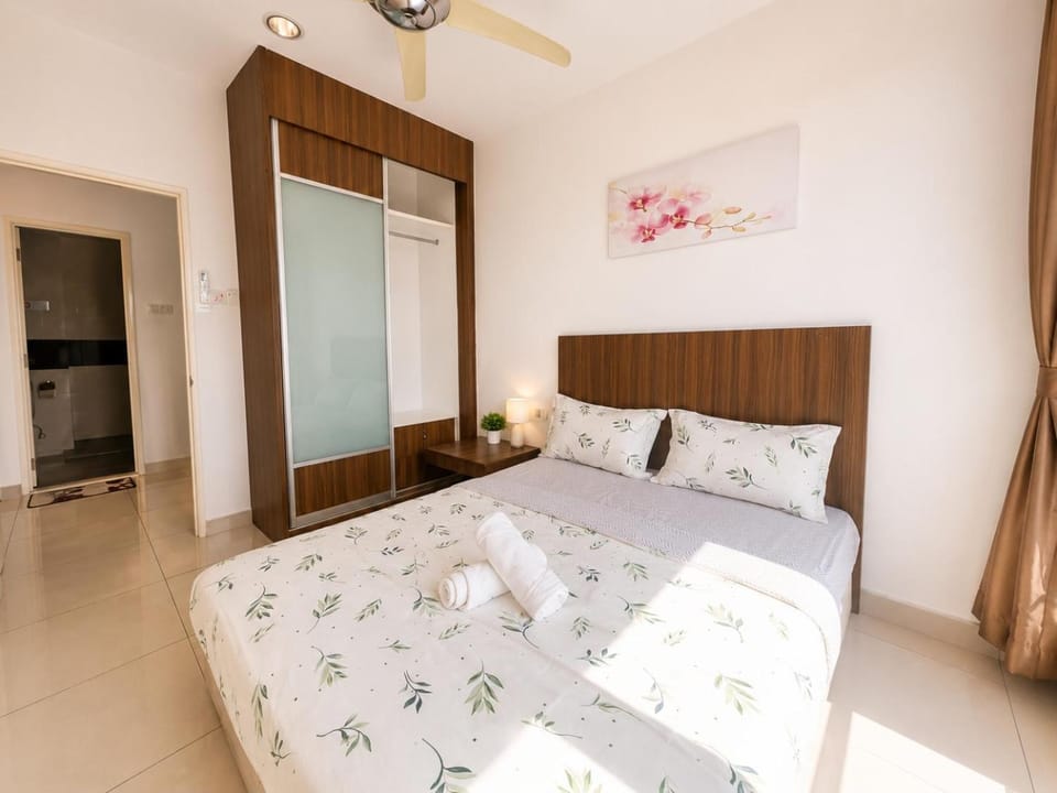 Mansion One l Luxe Family Retreat SEAVIEW l Gleneagle l by PSH Apartment in George Town