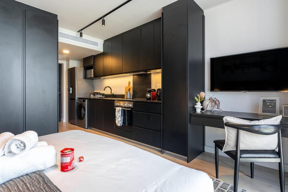 Bed, TV and multimedia, Kitchen or kitchenette