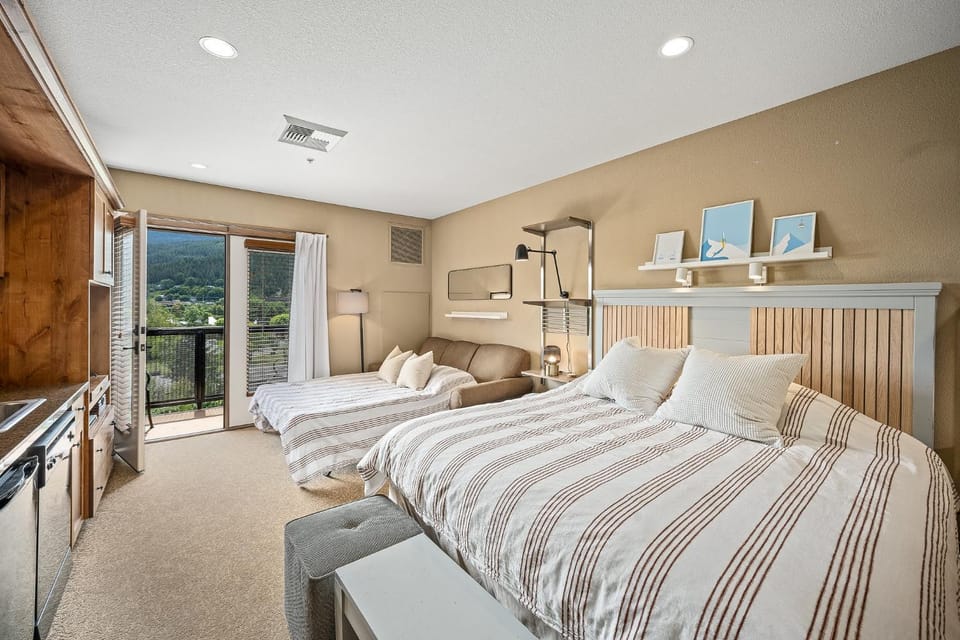 Pet-Friendly Silver Mountain Studio: Mountain View Apartment in Kellogg