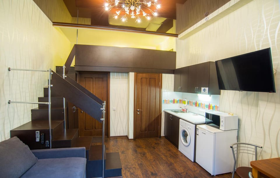 Coffee/tea facilities, Kitchen or kitchenette, Seating area