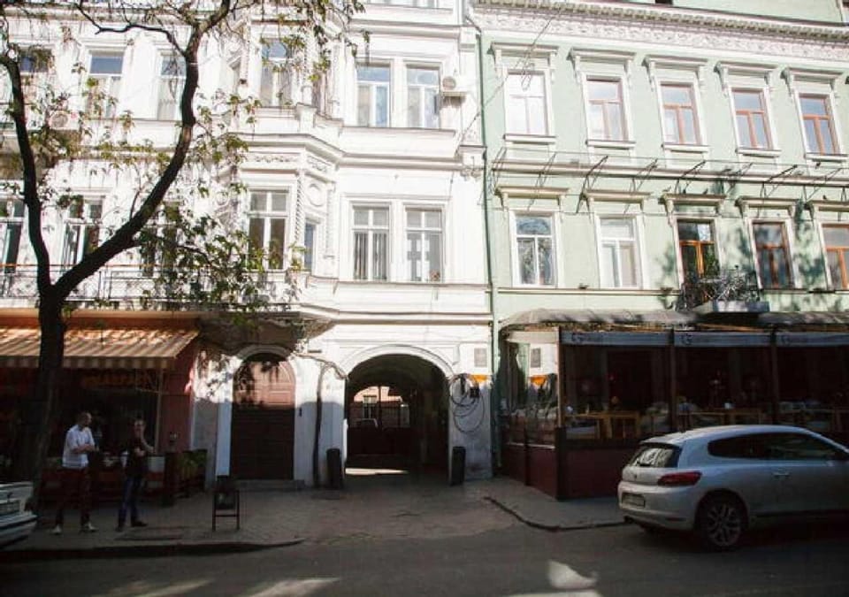 Facade/entrance