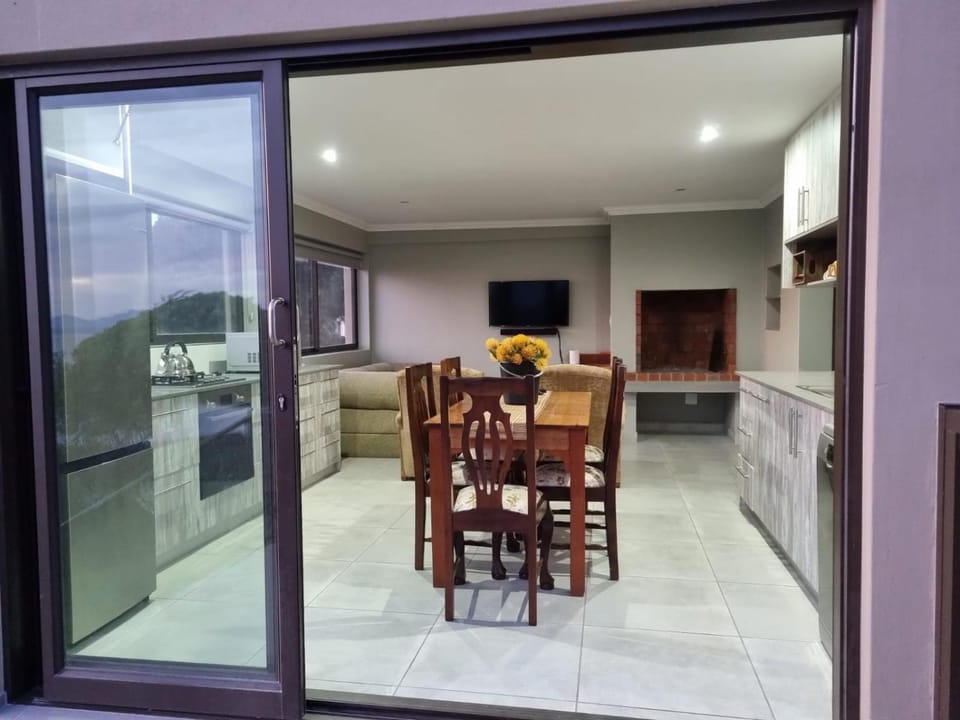 TV and multimedia, Kitchen or kitchenette, Dining area, minibar, pet friendly