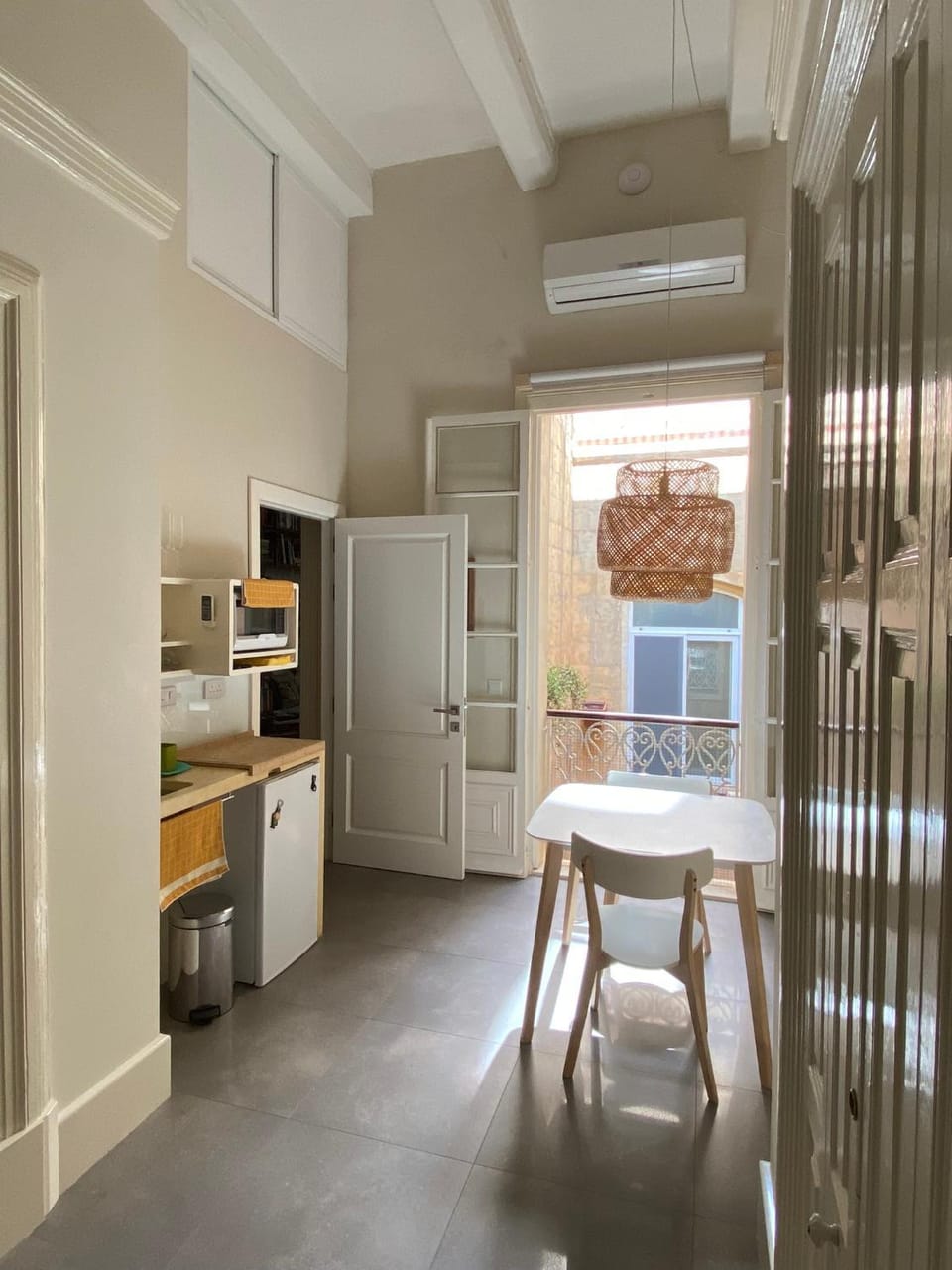 Kitchen or kitchenette, Bedroom