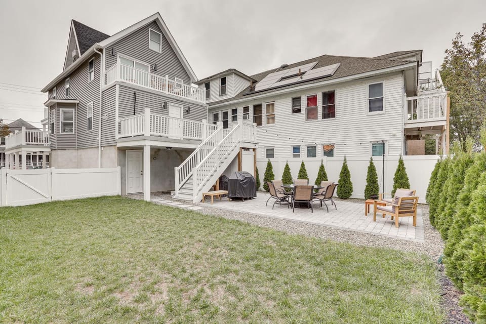 Walk to Beach + Boardwalk! Wildwood Home w/ Deck House in Wildwood